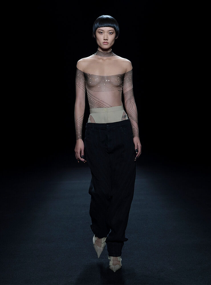 【Mugler】カットアウトメッシュクロップトップ LVEU.】カットアウトクロップドメッシュニット / トップス